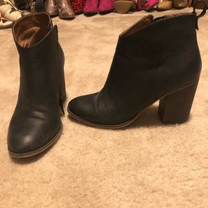 BP Lance Block Heel Bootie - Black